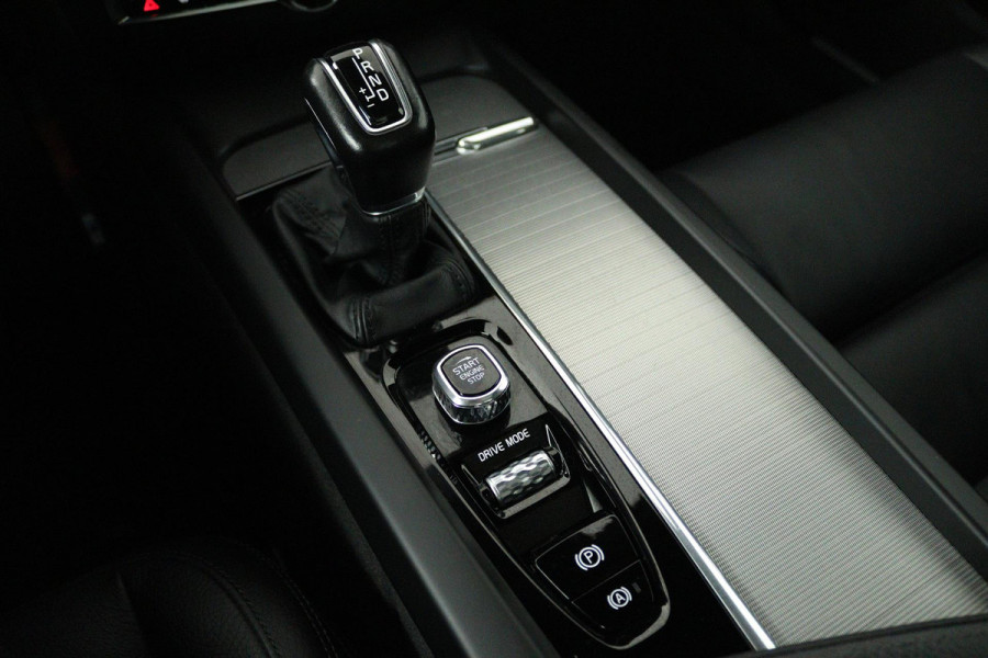 Volvo V60 2.0 T5 Inscription (PANORAMADAK, ACHTERUITRIJCAMERA, PARKEERSENSOREN, CRUISE CONTROL, AUTOMAAT)