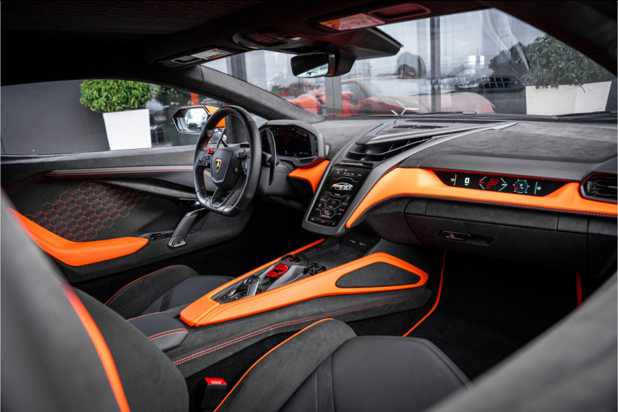 Lamborghini Revuelto - Arancio Apodis | Origineel NL | Volledig PPF | Carbon Interior | Passenger Display
