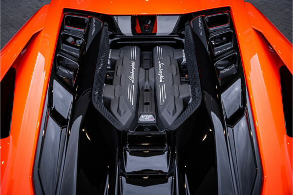 Lamborghini Revuelto - Arancio Apodis | Origineel NL | Volledig PPF | Carbon Interior | Passenger Display