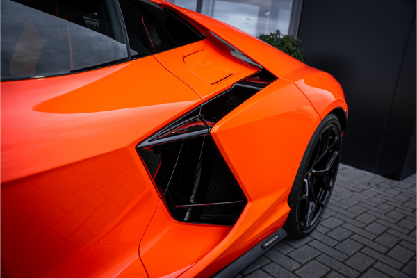Lamborghini Revuelto - Arancio Apodis | Origineel NL | Volledig PPF | Carbon Interior | Passenger Display