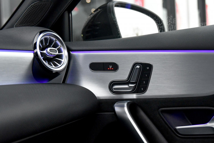 Mercedes-Benz A-Klasse 250 e AMG Night, Pano, Memory, Keyless, Camera, Sfeer, Multibeam, CarPlay!