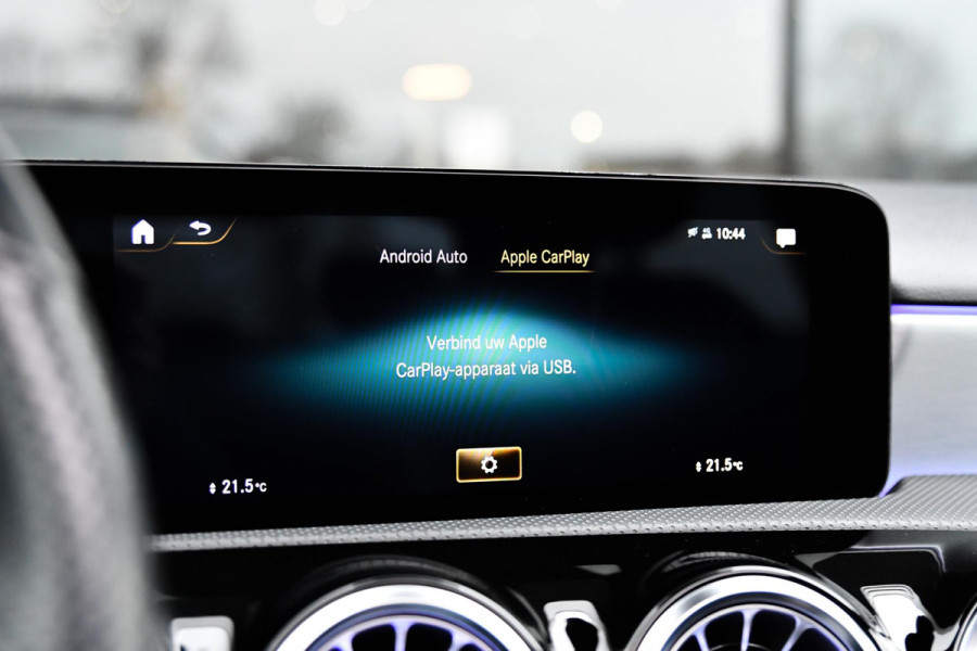 Mercedes-Benz A-Klasse 250 e AMG Night, Pano, Memory, Keyless, Camera, Sfeer, Multibeam, CarPlay!