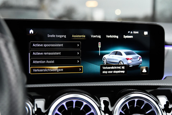 Mercedes-Benz A-Klasse 250 e AMG Night, Pano, Memory, Keyless, Camera, Sfeer, Multibeam, CarPlay!