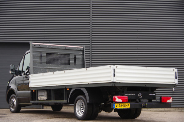 Mercedes-Benz Sprinter 519 3.0 CDI V6 L3 AUT. OPEN LAADBAK, LED, 3.5T TREKHAAK, STANDKACHEL, CAMERA, MBUX 10'', LEDER STUUR, NAVI, CLIMA