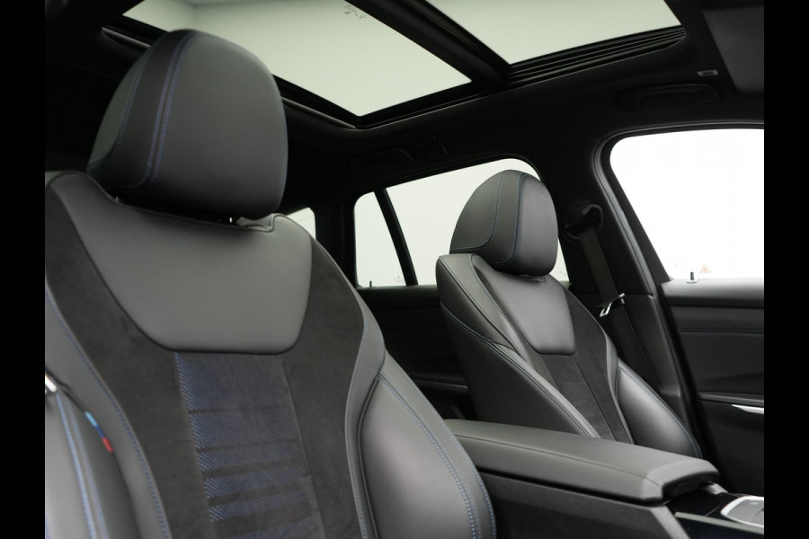 BMW 3 Serie Touring 330e M Sport Plug In Hybrid 293pk PHEV | Panodak | Adaptief Onderstel | Head Up | Adaptive Cruise | Laser LED || Camera | Alcantara Sportstoelen Memory & Verwarmd | Apple Carplay | Sfeerverlichting | Navigatie | Keyless | Bli