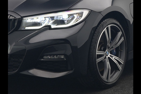 BMW 3 Serie Touring 330e M Sport Plug In Hybrid 293pk PHEV | Panodak | Adaptief Onderstel | Head Up | Adaptive Cruise | Laser LED || Camera | Alcantara Sportstoelen Memory & Verwarmd | Apple Carplay | Sfeerverlichting | Navigatie | Keyless | Bli