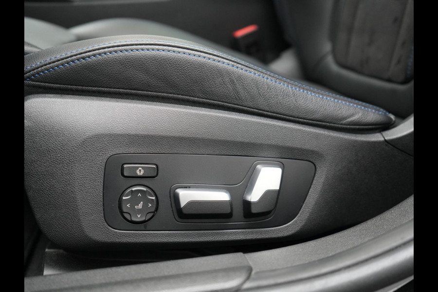 BMW 3 Serie Touring 330e M Sport Plug In Hybrid 293pk PHEV | Panodak | Adaptief Onderstel | Head Up | Adaptive Cruise | Laser LED || Camera | Alcantara Sportstoelen Memory & Verwarmd | Apple Carplay | Sfeerverlichting | Navigatie | Keyless | Bli