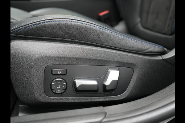 BMW 3 Serie Touring 330e M Sport Plug In Hybrid 293pk PHEV | Panodak | Adaptief Onderstel | Head Up | Adaptive Cruise | Laser LED || Camera | Alcantara Sportstoelen Memory & Verwarmd | Apple Carplay | Sfeerverlichting | Navigatie | Keyless | Bli