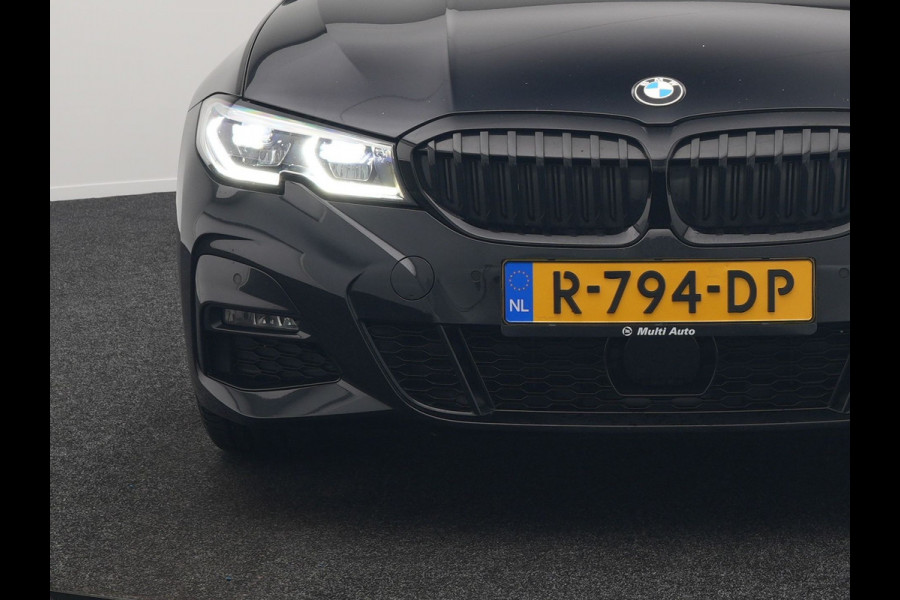 BMW 3 Serie Touring 330e M Sport Plug In Hybrid 293pk PHEV | Panodak | Adaptief Onderstel | Head Up | Adaptive Cruise | Laser LED || Camera | Alcantara Sportstoelen Memory & Verwarmd | Apple Carplay | Sfeerverlichting | Navigatie | Keyless | Bli