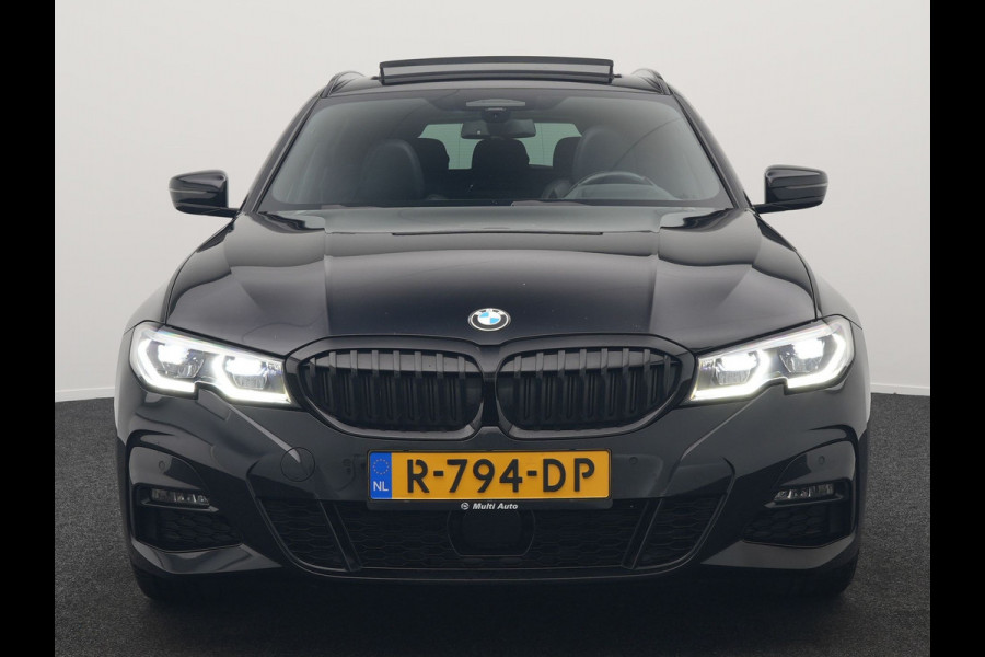 BMW 3 Serie Touring 330e M Sport Plug In Hybrid 293pk PHEV | Panodak | Adaptief Onderstel | Head Up | Adaptive Cruise | Laser LED || Camera | Alcantara Sportstoelen Memory & Verwarmd | Apple Carplay | Sfeerverlichting | Navigatie | Keyless | Bli