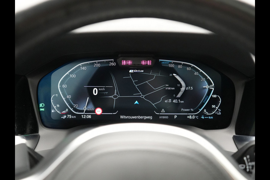 BMW 3 Serie Touring 330e M Sport Plug In Hybrid 293pk PHEV | Panodak | Adaptief Onderstel | Head Up | Adaptive Cruise | Laser LED || Camera | Alcantara Sportstoelen Memory & Verwarmd | Apple Carplay | Sfeerverlichting | Navigatie | Keyless | Bli