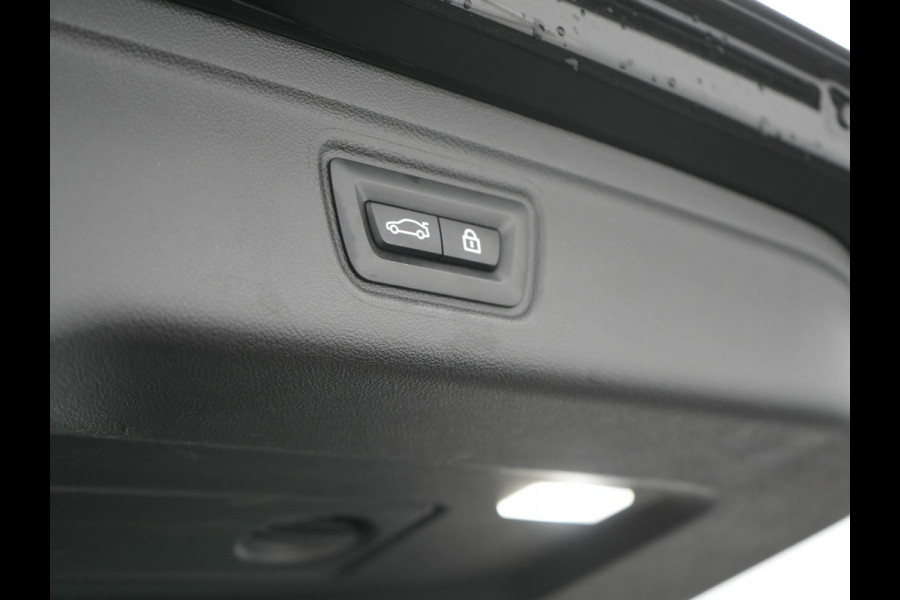 BMW 3 Serie Touring 330e M Sport Plug In Hybrid 293pk PHEV | Panodak | Adaptief Onderstel | Head Up | Adaptive Cruise | Laser LED || Camera | Alcantara Sportstoelen Memory & Verwarmd | Apple Carplay | Sfeerverlichting | Navigatie | Keyless | Bli
