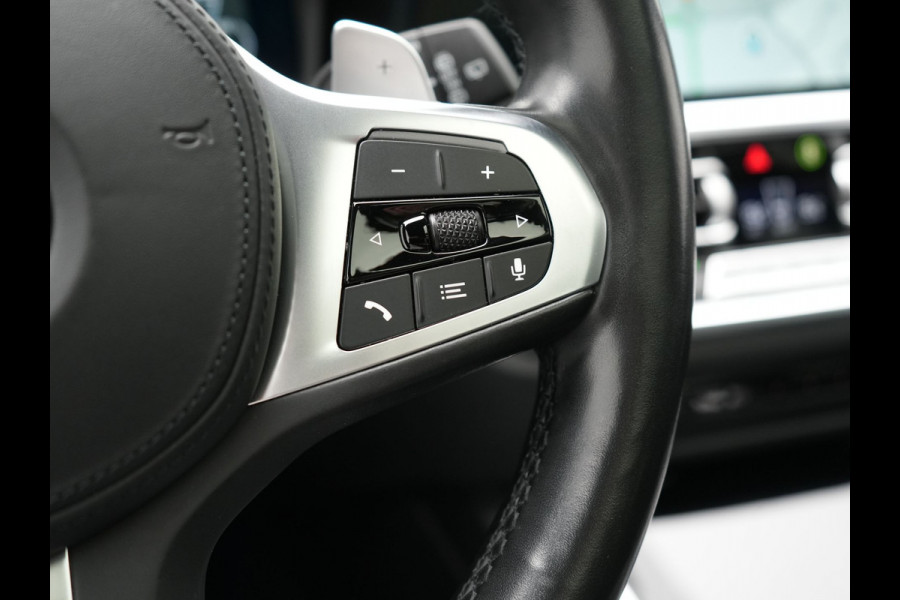 BMW 3 Serie Touring 330e M Sport Plug In Hybrid 293pk PHEV | Panodak | Adaptief Onderstel | Head Up | Adaptive Cruise | Laser LED || Camera | Alcantara Sportstoelen Memory & Verwarmd | Apple Carplay | Sfeerverlichting | Navigatie | Keyless | Bli