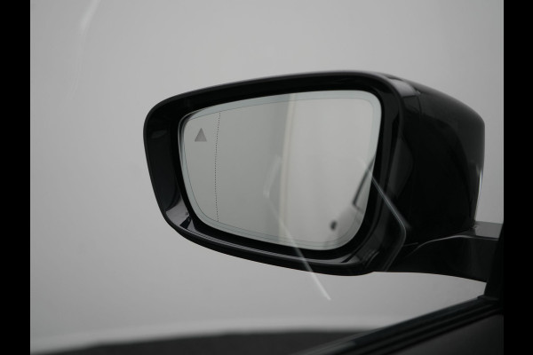 BMW 3 Serie Touring 330e M Sport Plug In Hybrid 293pk PHEV | Panodak | Adaptief Onderstel | Head Up | Adaptive Cruise | Laser LED || Camera | Alcantara Sportstoelen Memory & Verwarmd | Apple Carplay | Sfeerverlichting | Navigatie | Keyless | Bli