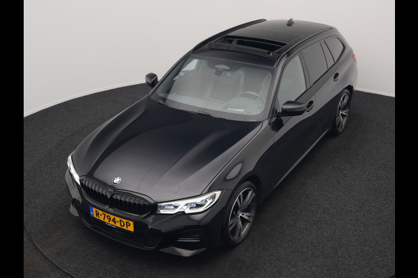 BMW 3 Serie Touring 330e M Sport Plug In Hybrid 293pk PHEV | Panodak | Adaptief Onderstel | Head Up | Adaptive Cruise | Laser LED || Camera | Alcantara Sportstoelen Memory & Verwarmd | Apple Carplay | Sfeerverlichting | Navigatie | Keyless | Bli