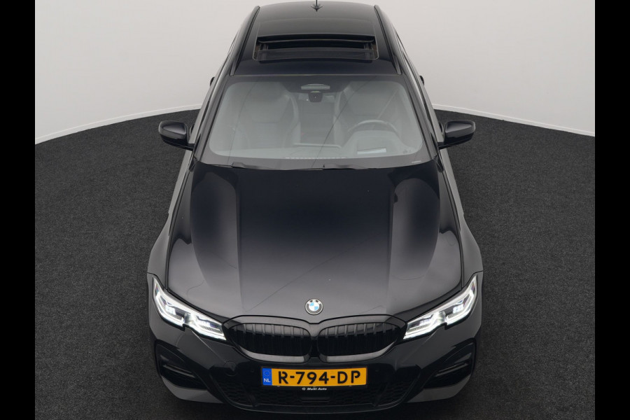 BMW 3 Serie Touring 330e M Sport Plug In Hybrid 293pk PHEV | Panodak | Adaptief Onderstel | Head Up | Adaptive Cruise | Laser LED || Camera | Alcantara Sportstoelen Memory & Verwarmd | Apple Carplay | Sfeerverlichting | Navigatie | Keyless | Bli