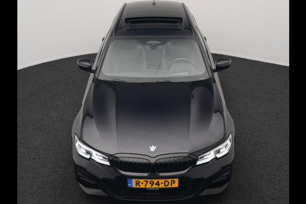 BMW 3 Serie Touring 330e M Sport Plug In Hybrid 293pk PHEV | Panodak | Adaptief Onderstel | Head Up | Adaptive Cruise | Laser LED || Camera | Alcantara Sportstoelen Memory & Verwarmd | Apple Carplay | Sfeerverlichting | Navigatie | Keyless | Bli