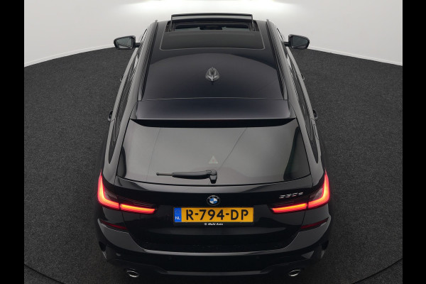 BMW 3 Serie Touring 330e M Sport Plug In Hybrid 293pk PHEV | Panodak | Adaptief Onderstel | Head Up | Adaptive Cruise | Laser LED || Camera | Alcantara Sportstoelen Memory & Verwarmd | Apple Carplay | Sfeerverlichting | Navigatie | Keyless | Bli