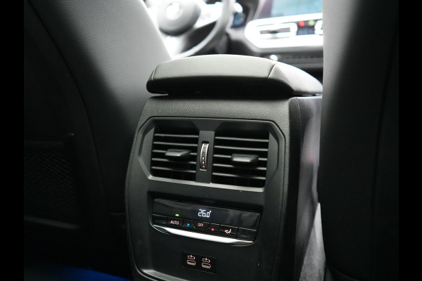 BMW 3 Serie Touring 330e M Sport Plug In Hybrid 293pk PHEV | Panodak | Adaptief Onderstel | Head Up | Adaptive Cruise | Laser LED || Camera | Alcantara Sportstoelen Memory & Verwarmd | Apple Carplay | Sfeerverlichting | Navigatie | Keyless | Bli