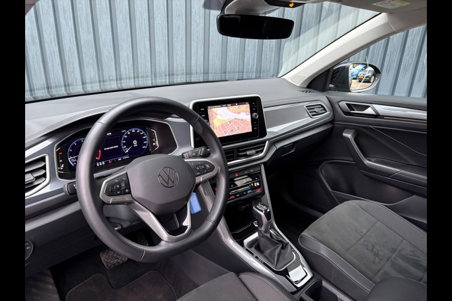Volkswagen T-Roc 1.5 TSI Life Edition | IQ Light | Navi | Stoelverw. | Trekhaak afnb. | Prijs Rijklaar!!