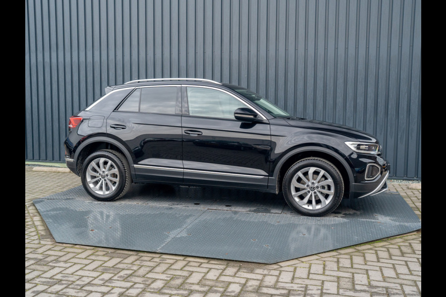 Volkswagen T-Roc 1.5 TSI Life Edition | IQ Light | Navi | Stoelverw. | Trekhaak afnb. | Prijs Rijklaar!!