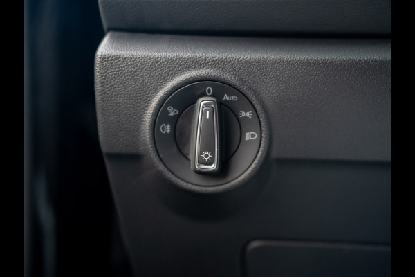 Volkswagen T-Roc 1.5 TSI Life Edition | IQ Light | Navi | Stoelverw. | Trekhaak afnb. | Prijs Rijklaar!!