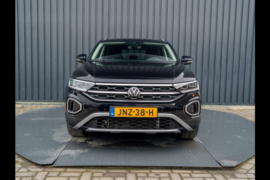 Volkswagen T-Roc 1.5 TSI Life Edition | IQ Light | Navi | Stoelverw. | Trekhaak afnb. | Prijs Rijklaar!!