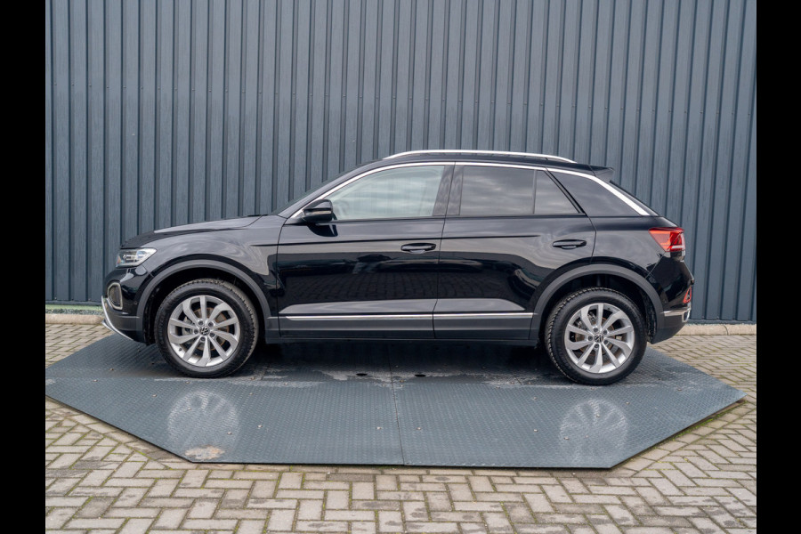 Volkswagen T-Roc 1.5 TSI Life Edition | IQ Light | Navi | Stoelverw. | Trekhaak afnb. | Prijs Rijklaar!!