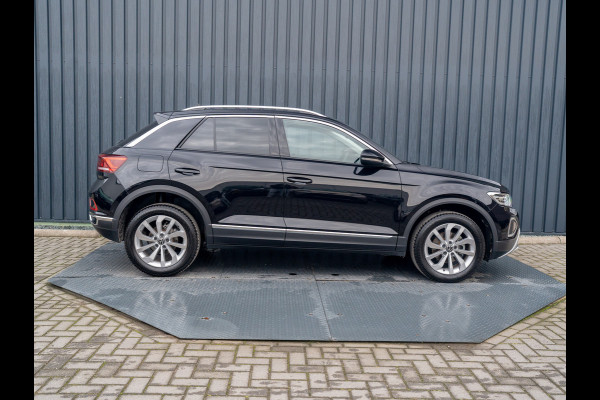Volkswagen T-Roc 1.5 TSI Life Edition | IQ Light | Navi | Stoelverw. | Trekhaak afnb. | Prijs Rijklaar!!