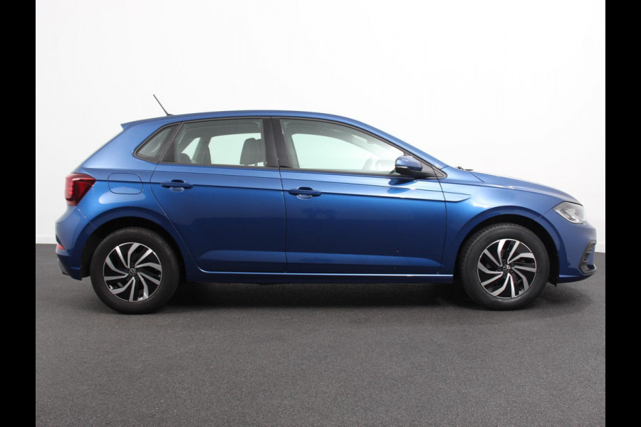 Volkswagen Polo 1.0 TSI Life Nieuw model Navigatie Digitale Cockpit Airco Parkeer sensoren V+A | LED Lichtmetalen Velgen