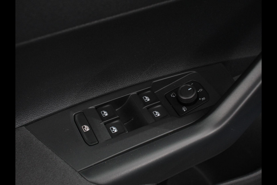 Volkswagen Polo 1.0 TSI Life Nieuw model Navigatie Digitale Cockpit Airco Parkeer sensoren V+A | LED Lichtmetalen Velgen