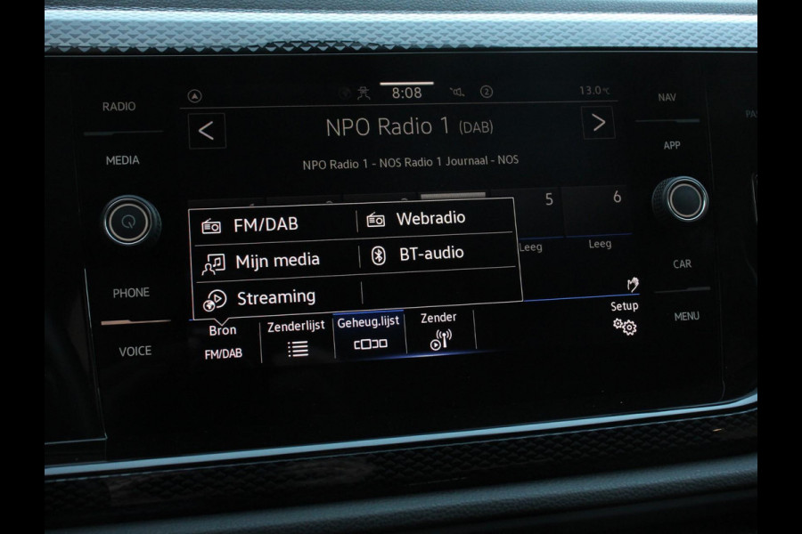 Volkswagen Polo 1.0 TSI Life Nieuw model Navigatie Digitale Cockpit Airco Parkeer sensoren V+A | LED Lichtmetalen Velgen