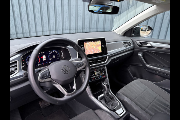 Volkswagen T-Roc 1.5 TSI Life Edition | IQ Light | Trekhaak afnb. | Navi | Stoelverw. | Prijs Rijklaar!!