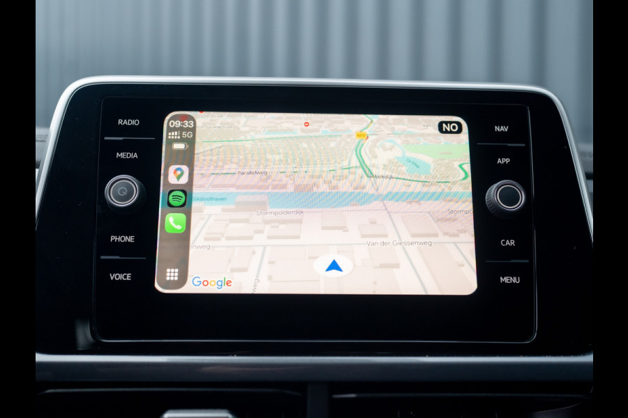 Volkswagen T-Roc 1.5 TSI Life Edition | IQ Light | Trekhaak afnb. | Navi | Stoelverw. | Prijs Rijklaar!!