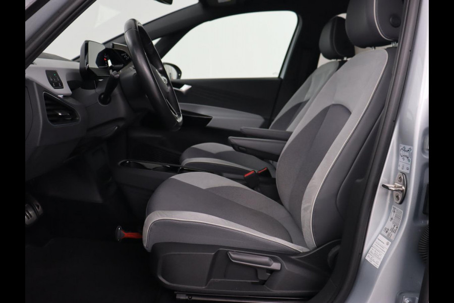 Volkswagen ID.3 Business 58 kWh | Stoel & stuurverwarming | Camera | Carplay | Adaptive cruise | Matrix LED | Navigatie | Climate control | Parkeerhulp | Bluetooth