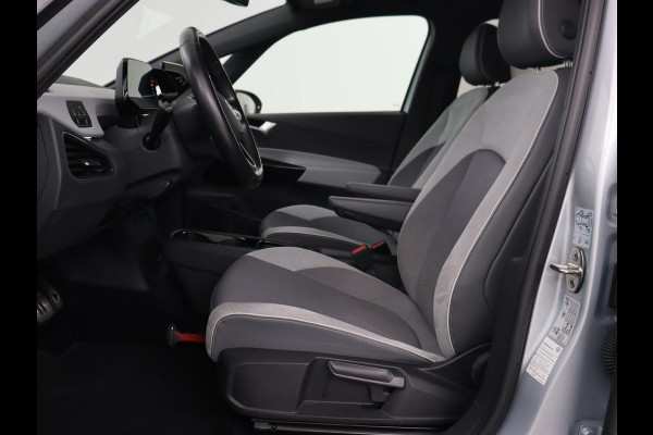 Volkswagen ID.3 Business 58 kWh | Stoel & stuurverwarming | Camera | Carplay | Adaptive cruise | Matrix LED | Navigatie | Climate control | Parkeerhulp | Bluetooth