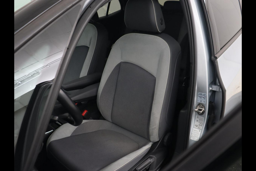 Volkswagen ID.3 Business 58 kWh | Stoel & stuurverwarming | Camera | Carplay | Adaptive cruise | Matrix LED | Navigatie | Climate control | Parkeerhulp | Bluetooth