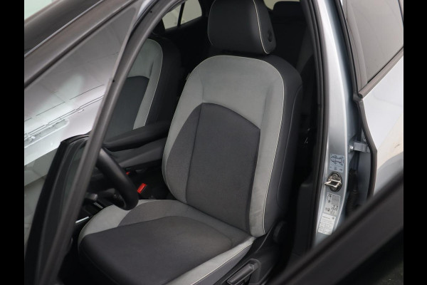 Volkswagen ID.3 Business 58 kWh | Stoel & stuurverwarming | Camera | Carplay | Adaptive cruise | Matrix LED | Navigatie | Climate control | Parkeerhulp | Bluetooth