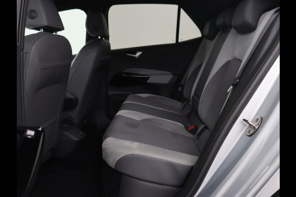 Volkswagen ID.3 Business 58 kWh | Stoel & stuurverwarming | Camera | Carplay | Adaptive cruise | Matrix LED | Navigatie | Climate control | Parkeerhulp | Bluetooth