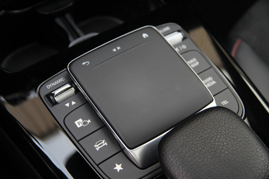 Mercedes-Benz A-Klasse 180 Business Solution AMG | Pano | Carplay | Sfeer | Night
