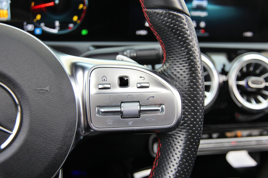 Mercedes-Benz A-Klasse 180 Business Solution AMG | Pano | Carplay | Sfeer | Night
