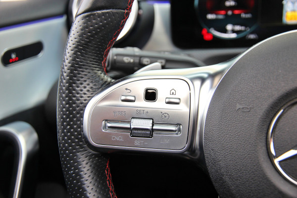 Mercedes-Benz A-Klasse 180 Business Solution AMG | Pano | Carplay | Sfeer | Night