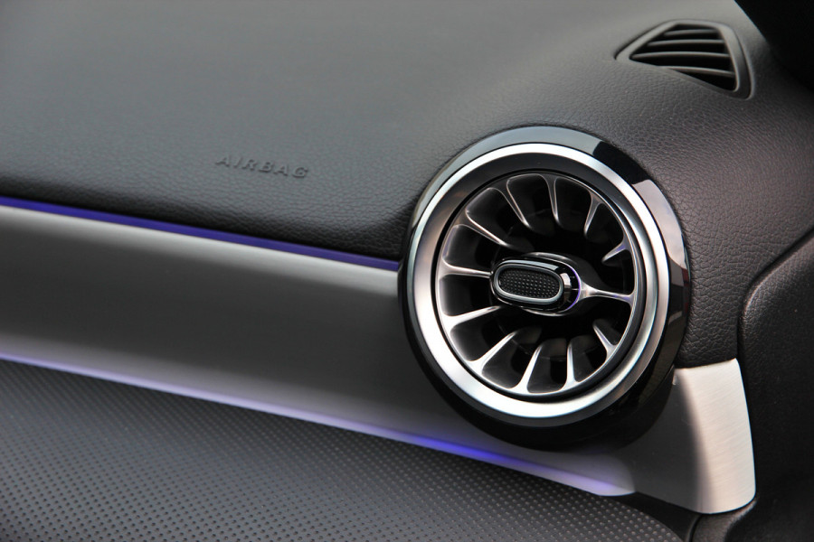 Mercedes-Benz A-Klasse 180 Business Solution AMG | Pano | Carplay | Sfeer | Night