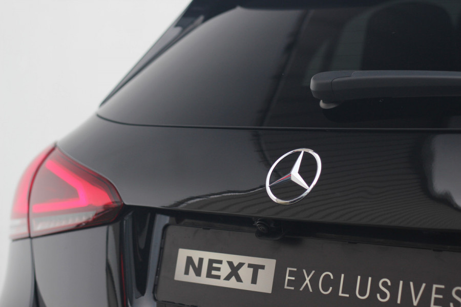 Mercedes-Benz A-Klasse 180 Business Solution AMG | Pano | Carplay | Sfeer | Night