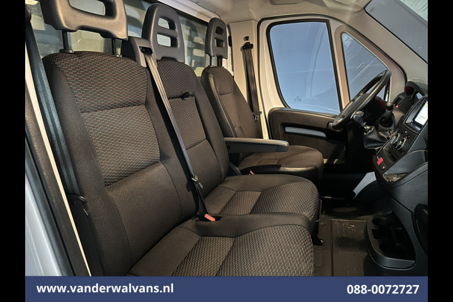 Citroën Jumper 2.2 BlueHDi 141pk Bakwagen Laadklep Euro6 Airco | Camera | Cruisecontrol | 920kg laadvermogen Bijrijdersbank