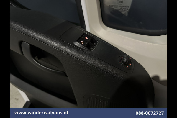 Citroën Jumper 2.2 BlueHDi 141pk Bakwagen Laadklep Euro6 Airco | Camera | Cruisecontrol | 920kg laadvermogen Bijrijdersbank