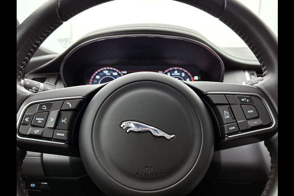 Jaguar E-Pace 2.0 P250 AWD HSE (NL-auto, Goed OnderH, Panoramadak, Camera, StoelV, Navi, Parkeersensoren, Climate Con, Etc)