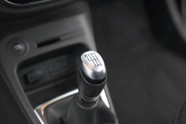 Renault Captur TCe 120 Intens | Trekhaak | Camera | Dodehoekdetectie | Navigatie