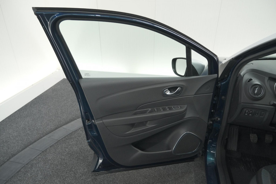 Renault Captur TCe 120 Intens | Trekhaak | Camera | Dodehoekdetectie | Navigatie