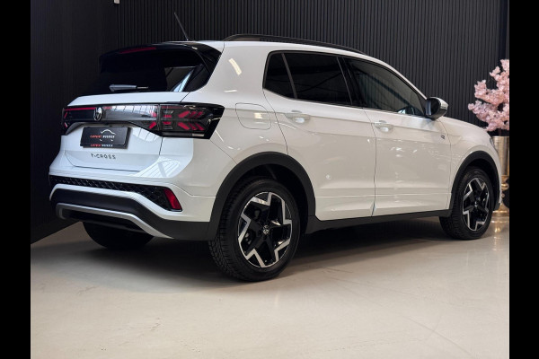 Volkswagen T-Cross 1.5 TSI R-Line DSG | IQ LED | CAMERA | TREKHAAK | NIEUWSTAAT!